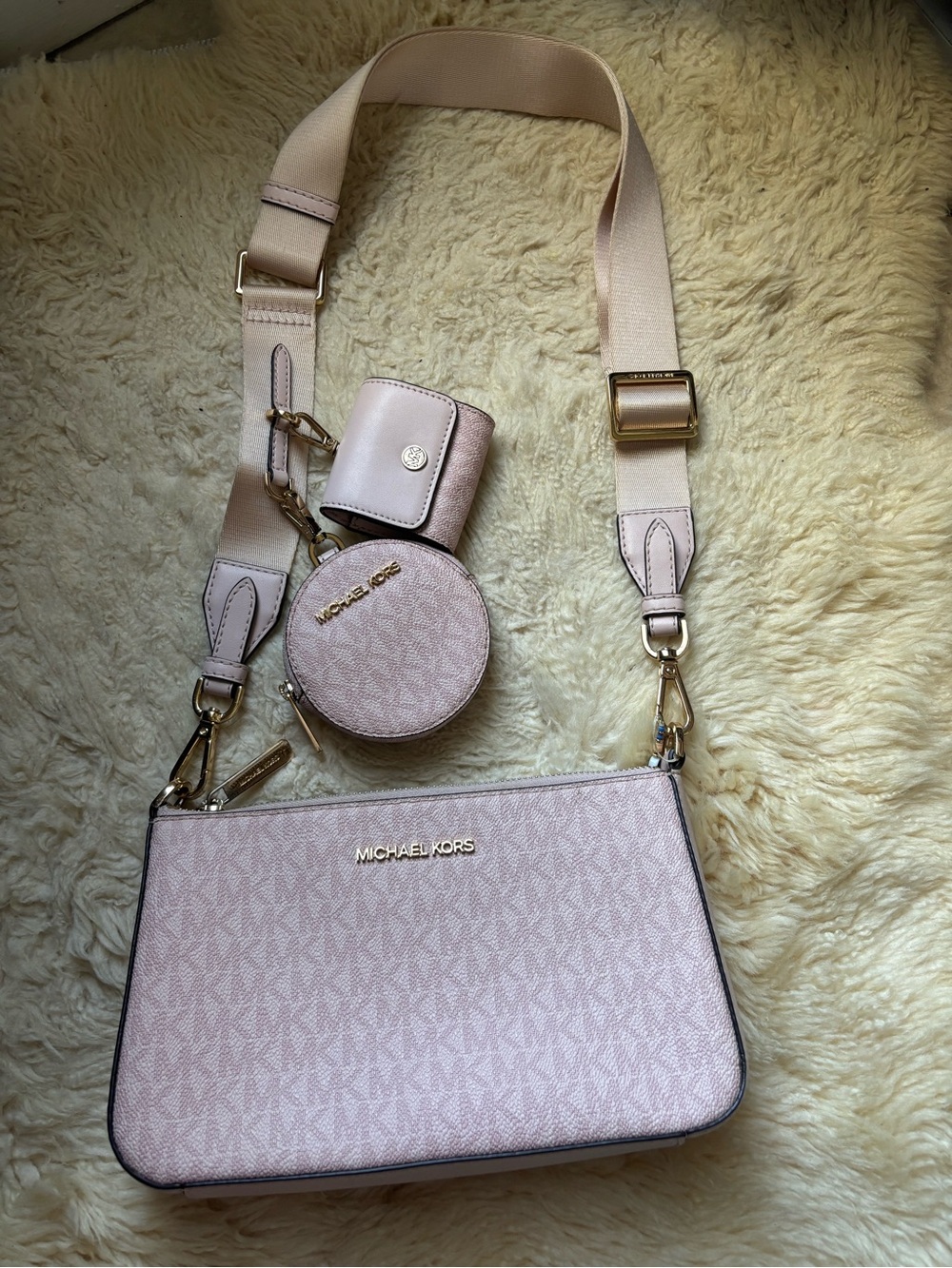 MICHAEL KORS Jet Set Pink Signature Crossbody with Coin Pouch & AirPod Holder